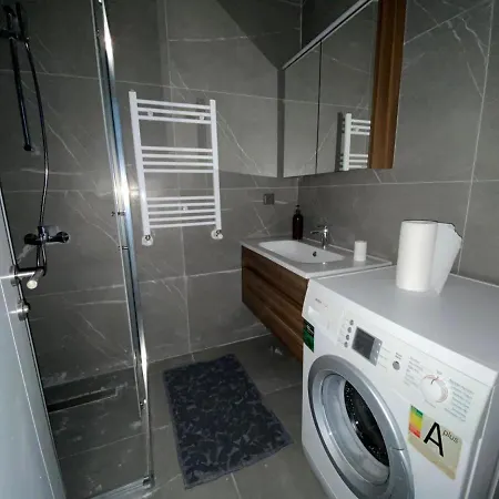 Comfy Flat With Central Location In Fikirtepe 이스탄불