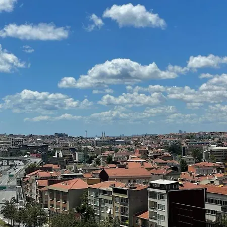 Comfy Flat With Central Location In Fikirtepe 아파트
